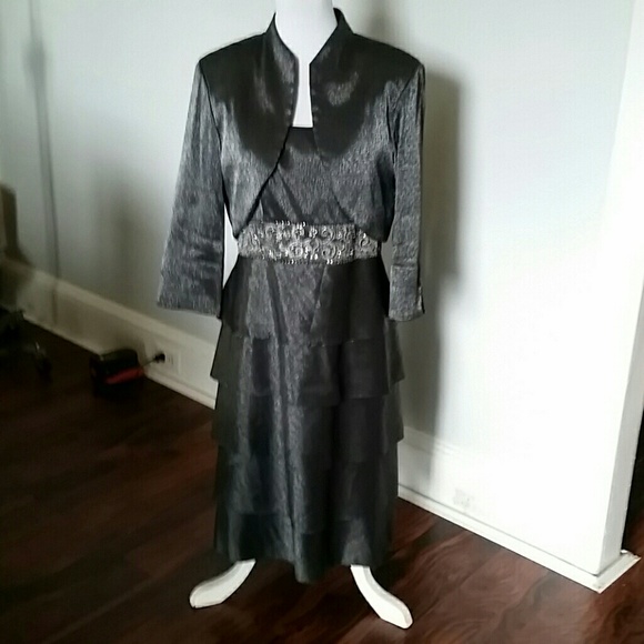 Dress - Picture 1 of 4